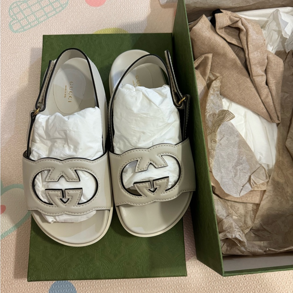 Brand new Gucci sandals size 38.5
